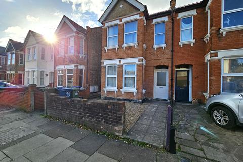 2 bedroom maisonette for sale, Radnor Road, Harrow HA1