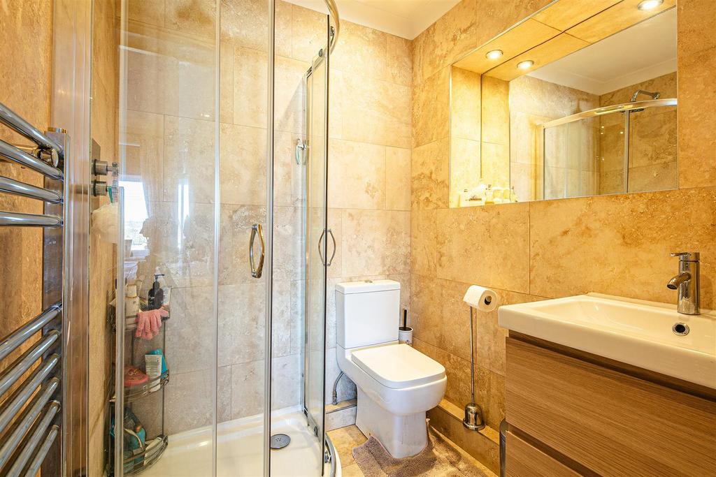 Ensuite to bed one