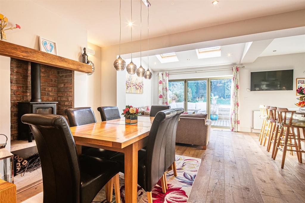 Dining through to extension