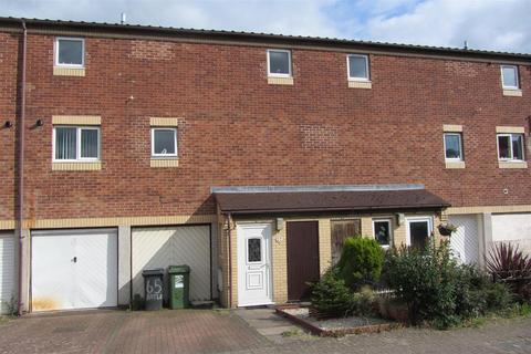 2 bedroom terraced house to rent, Astley Close, Woodrow