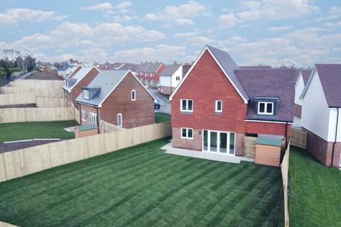 28 Field Way, Battle, TN33 0FT