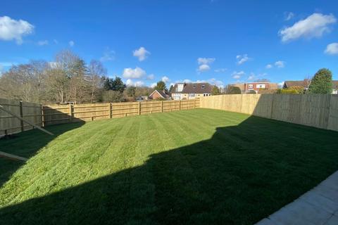 28 Field Way, Battle, TN33 0FT
