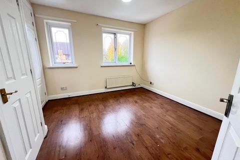 2 bedroom house to rent, Estuary Close, Barking