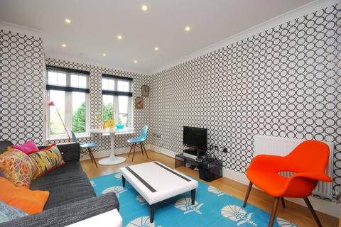 2 bedroom flat to rent, Albany Park Road, North Kingston, Kingston upon Thames, KT2