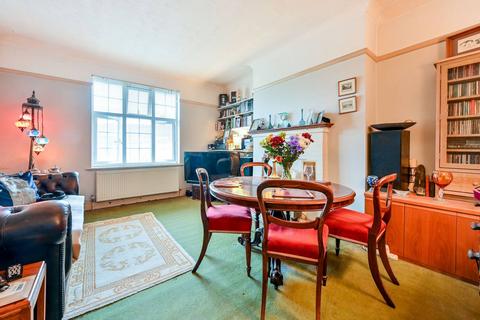 2 bedroom flat for sale, Birkenhead Avenue, Kingston Hill, Kingston upon Thames, KT2