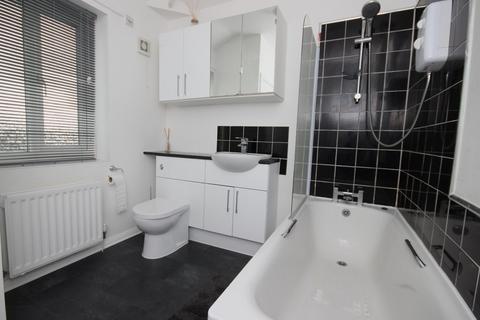 2 bedroom semi-detached house to rent, Mond Road, Widnes, Widnes, WA8