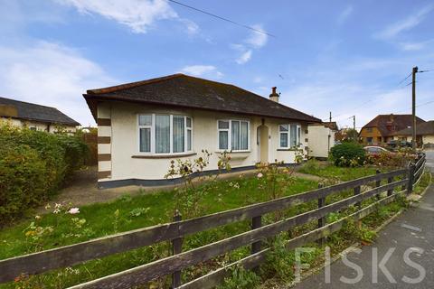 3 bedroom bungalow for sale, The Driveway, Canvey Island, SS8