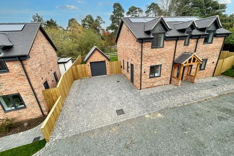 3 bedroom detached house for sale, The Rickyard, Henley-In-Arden B95