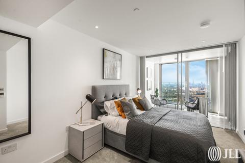 1 bedroom flat for sale, Landmark Pinnacle, London E14