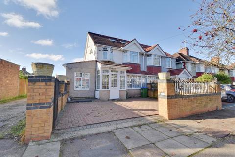 5 bedroom semi-detached house to rent, Perivale Gardens, Hertfordshire WD25