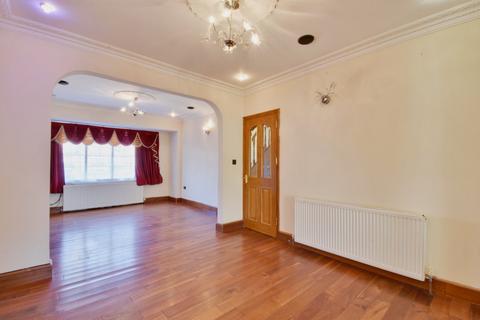 5 bedroom semi-detached house to rent, Perivale Gardens, Hertfordshire WD25