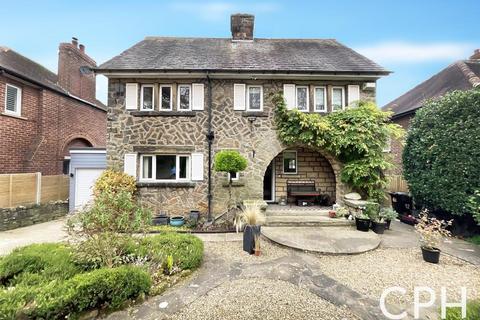 Hillcrest Avenue, Scarborough, YO12