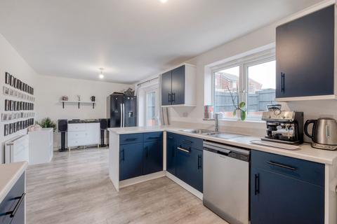 16 Jacob Close, Redditch, B97 6BT