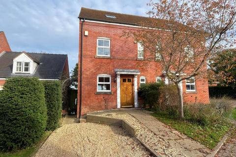 4 bedroom semi-detached house to rent, Quarry Close, Hartpury