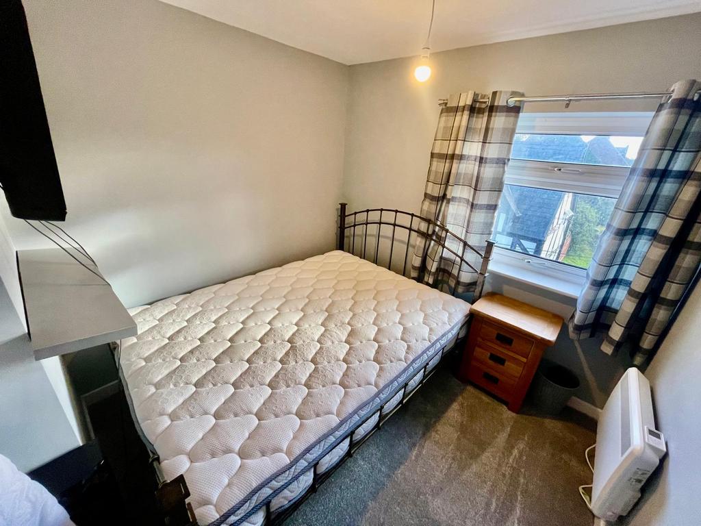 Flat 5 bedroom 2