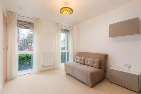 2 bedroom apartment to rent, Morewood Close, Sevenoaks  TN13 2BE