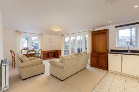 2 bedroom apartment to rent, Morewood Close, Sevenoaks  TN13 2BE