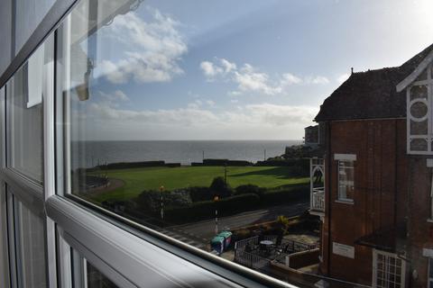 2 bedroom flat to rent, Victoria Parade, Broadstairs, CT10