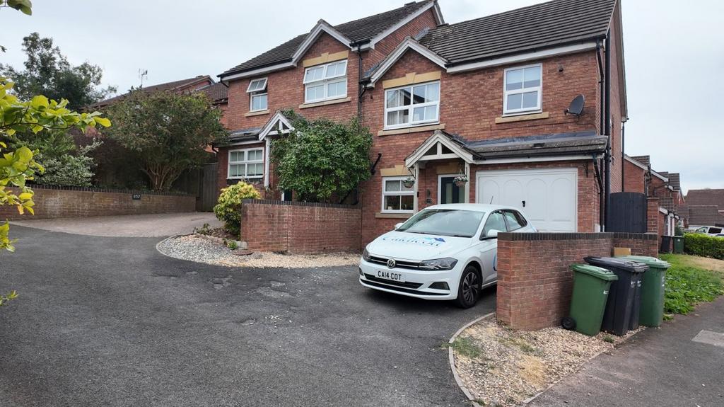 House in Leominster - View 2