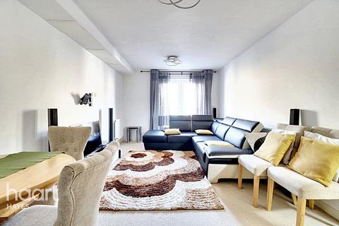 1 bedroom apartment for sale, Varcoe Gardens, Hayes