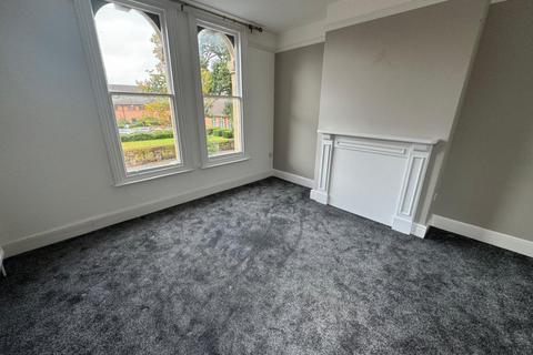 2 bedroom flat to rent, St Andrews Rd  Droitwich  WR9 8DJ