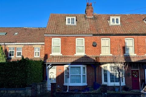 3 bedroom end of terrace house for sale, Southgate, Pickering YO18