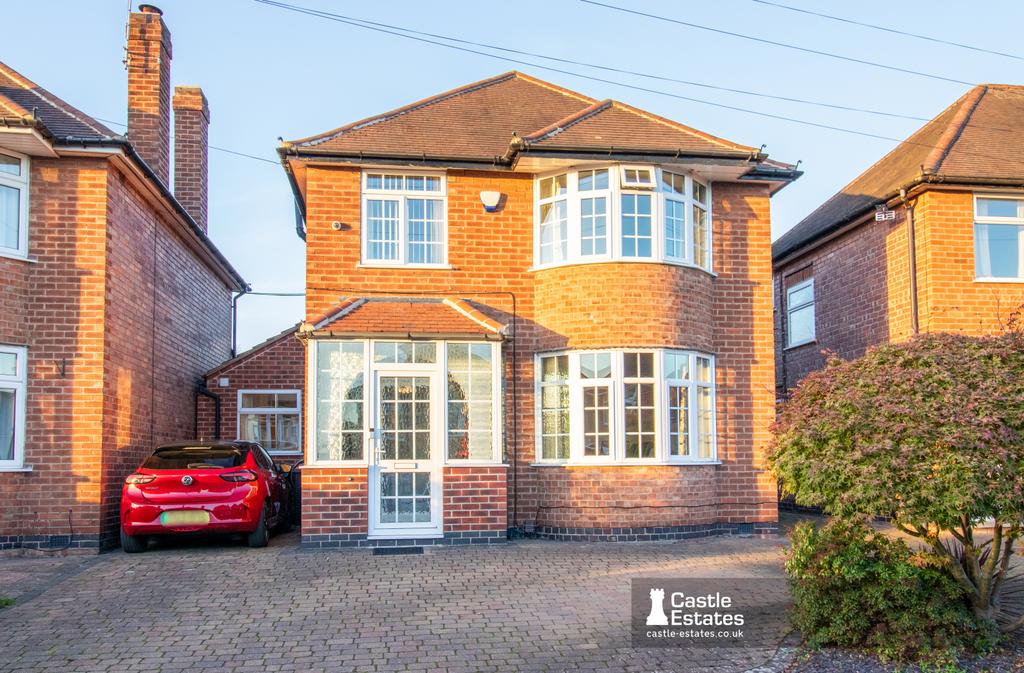 Four bedroom Detached house for sales