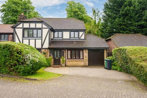 4 bedroom detached house for sale, Kipings, Tadworth, Surrey KT20