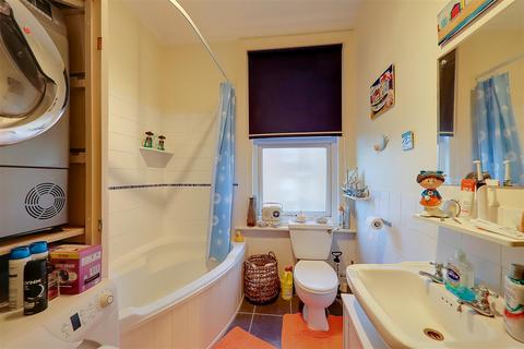 1 bedroom flat for sale, Byron Road, Worthing BN11