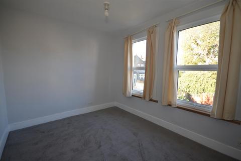 2 bedroom apartment to rent, Elvendon Road, N13