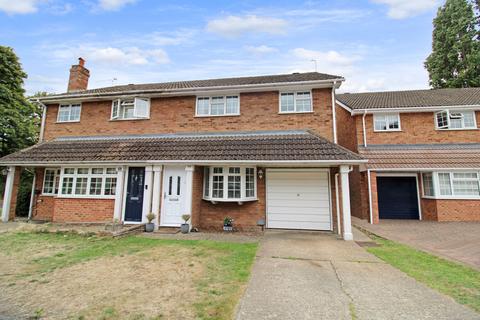 Stourhead Close,  Farnborough, GU14