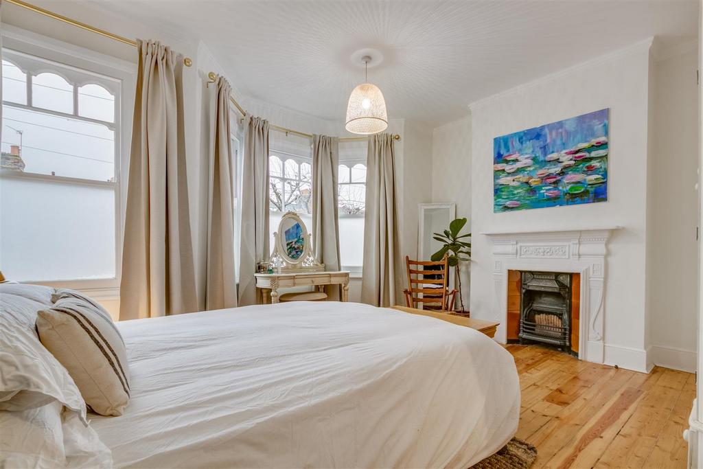 House in London - View 5