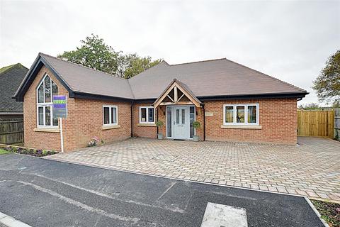 2 bedroom detached bungalow for sale, Fryatts Way, Bexhill-On-Sea