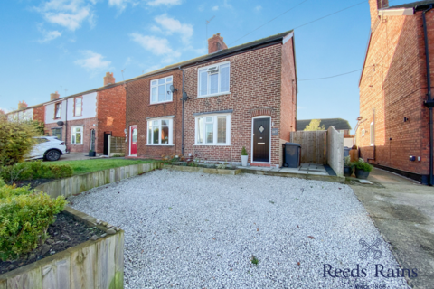 2 bedroom semi-detached house to rent, King Street, Cheshire CW10