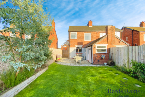 2 bedroom semi-detached house to rent, King Street, Cheshire CW10