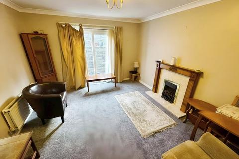 2 bedroom end of terrace house to rent, Causeway Side, Huddersfield HD7