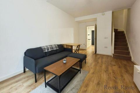 2 bedroom apartment to rent, Shaws Alley, Merseyside L1