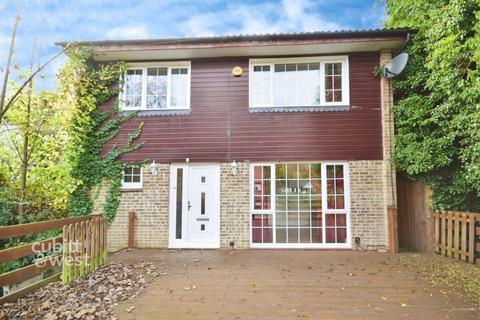 4 bedroom detached house to rent, Old Lodge Lane Purley CR8