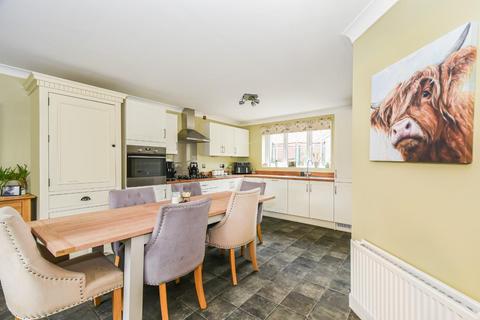 4 bedroom detached house for sale, Magpie Avenue, Beverley