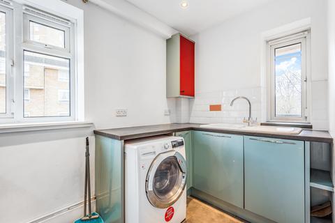 2 bedroom flat to rent, Pages Walk, London, SE1