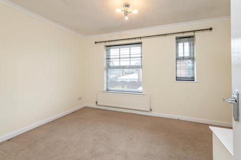 2 bedroom end of terrace house to rent, Meadowgate Croft, Wakefield WF3