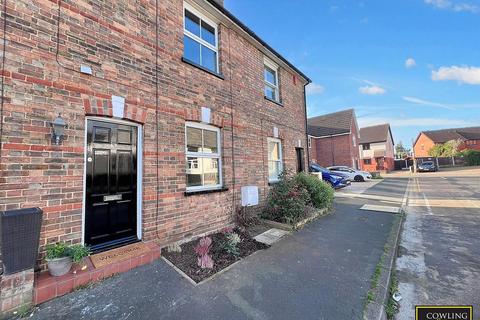 2 bedroom terraced house for sale, Elm Road, Wickford