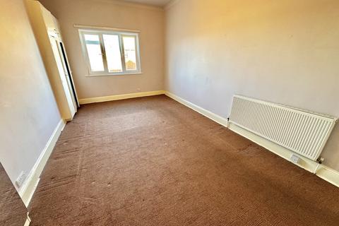 2 bedroom apartment for sale, Prince of Wales Terrace, North Yorkshire YO11