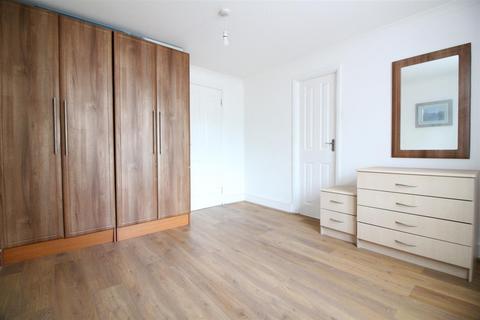 1 bedroom flat to rent, Kingsbridge Crescent, Southall