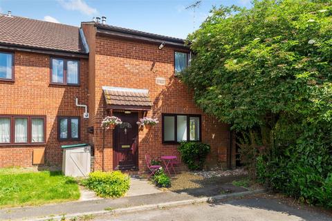 1 bedroom maisonette to rent, Moore Close, Tongham