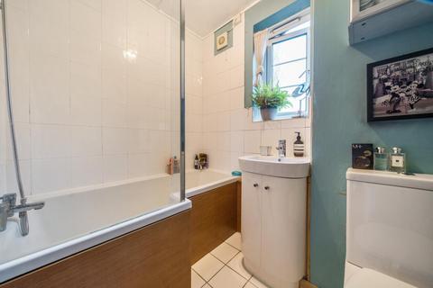 1 bedroom flat for sale, Borrodaile Road, Earlsfield