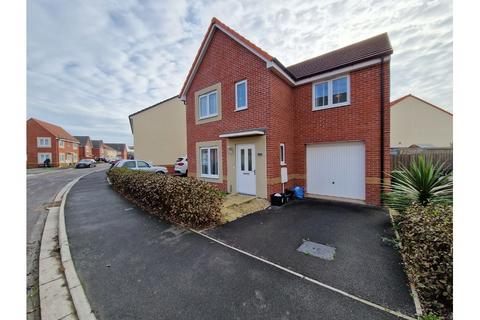 4 bedroom detached house to rent, Topaz Drive, Bridgwater TA6