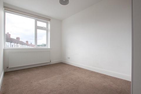 2 bedroom flat to rent, Central Avenue, WALLINGTON, SM6