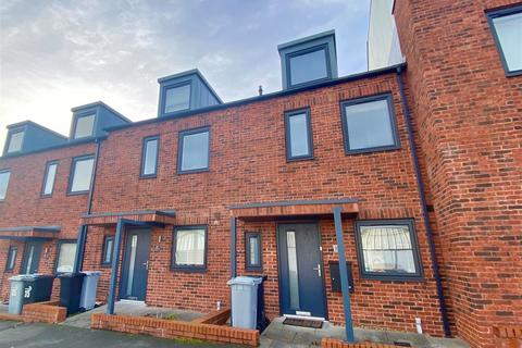 3 bedroom townhouse for sale, Paradise Street, Macclesfield