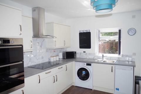 6 bedroom house share for sale, Mayfield Avenue, Bolton